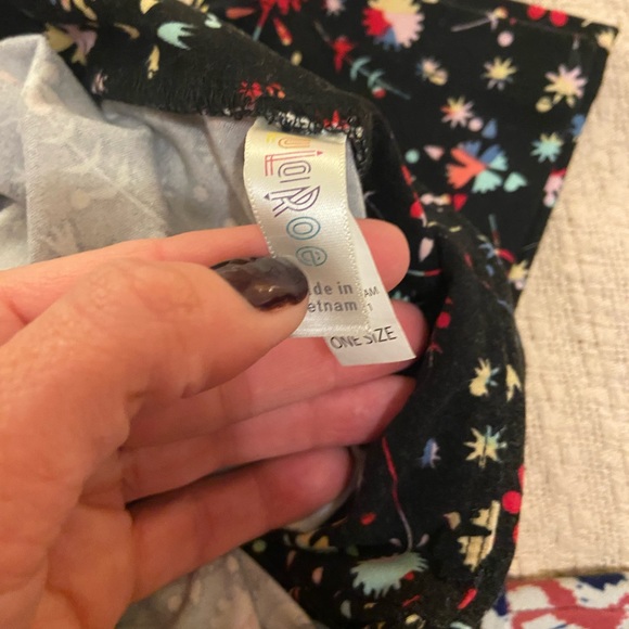 One size Lularoe Leggings - Picture 2 of 3